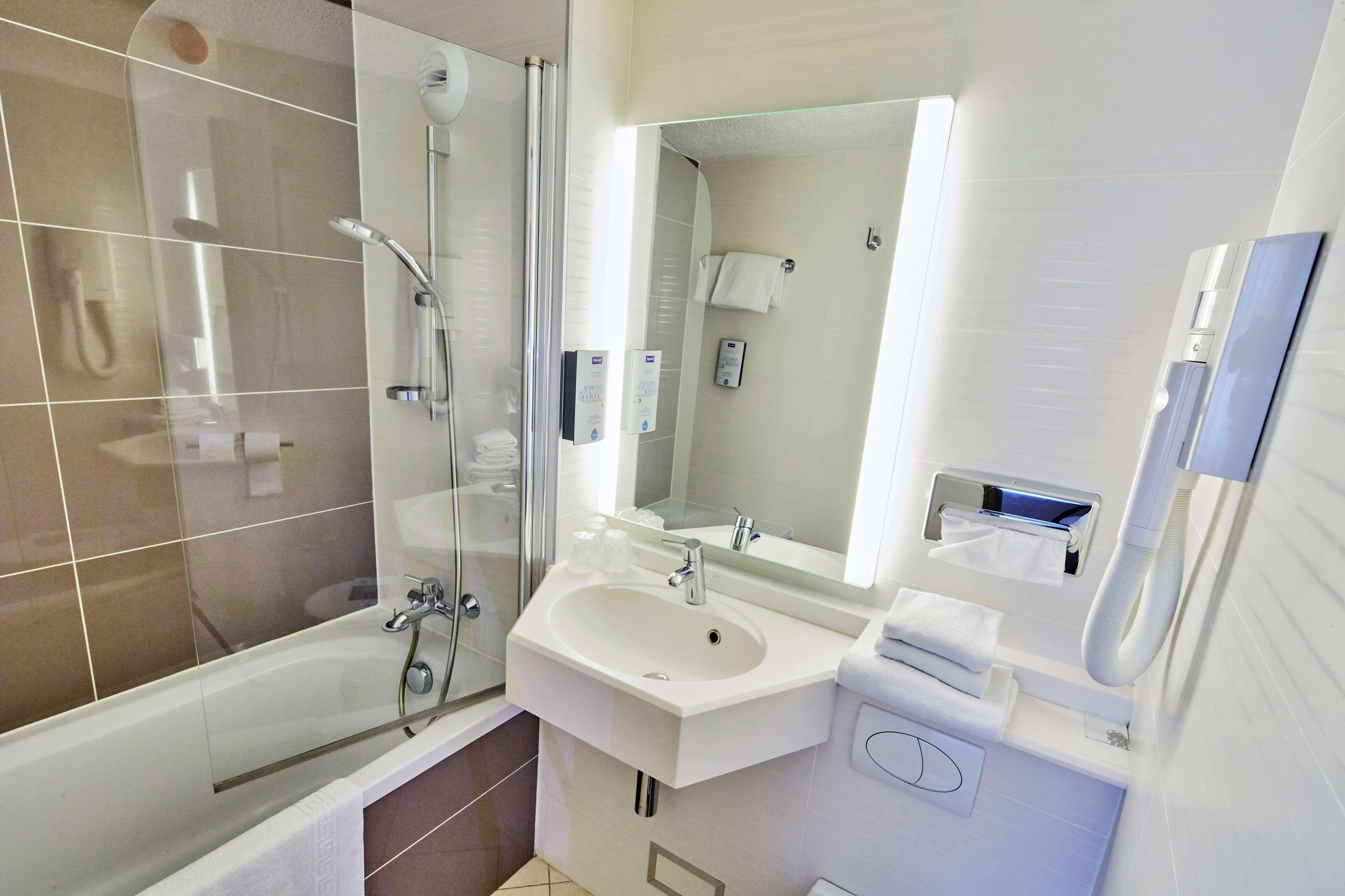 Kyriad Hotel Nevers Centre מראה חיצוני תמונה