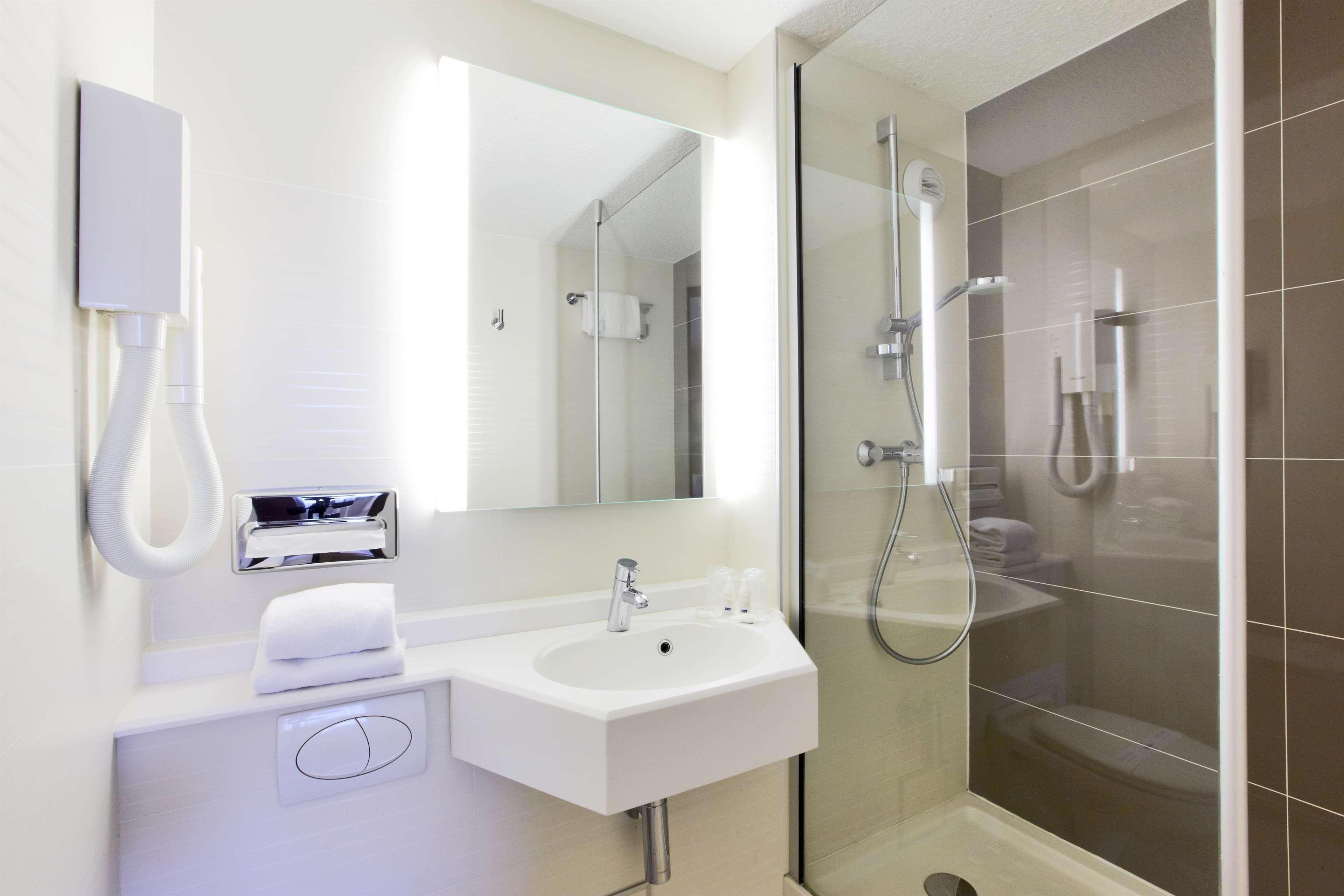Kyriad Hotel Nevers Centre מראה חיצוני תמונה