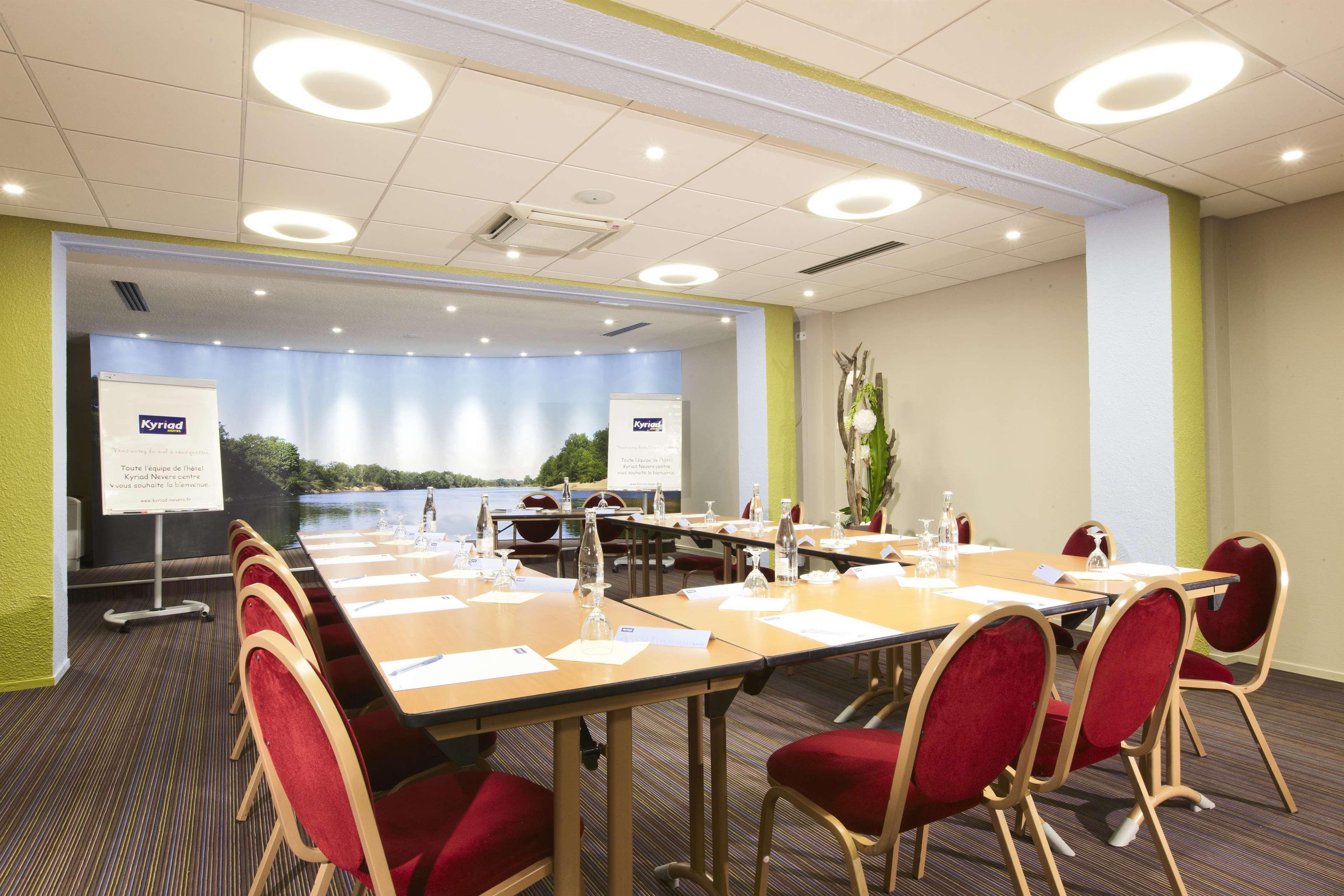 Kyriad Hotel Nevers Centre מראה חיצוני תמונה